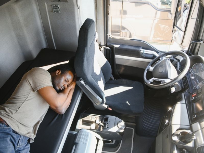 Resting tips for truck drivers on the road