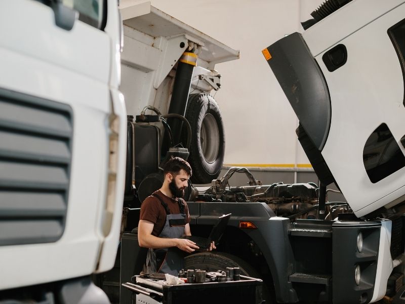 Why a mobile mechanic is a trucker's best friend